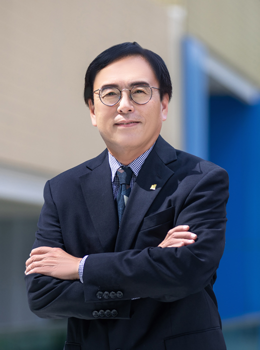 Professor Martin WONG