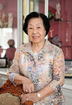 孔杨邦铧女士