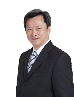 Mr Justin K H Chiu, BA