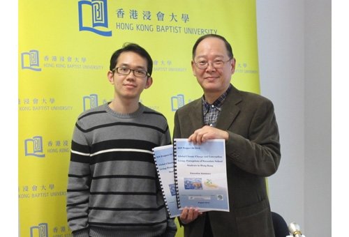 黃觀貴教授 (右) 與謝嘉豪先生發佈調查結果