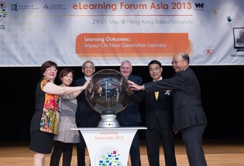 (From left) Dr. Eva Wong, Dr. Chan Ka-ki, Professor Franklin Luk, Dr. Richard Armour, Professor Albert Chan and Dr. Jerry Yu officiate at the ceremony