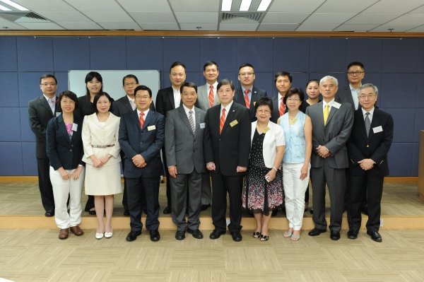 The delegation from Pok Oi Hospital visits HKBU today to learn more about the University's development.