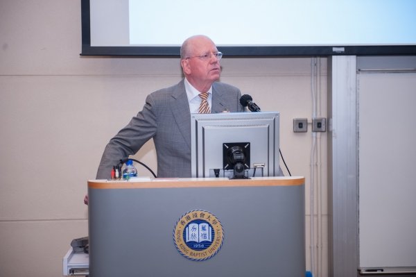 Professor Unschuld delivers an insightful lecture on the translation of historical Chinese illness terminology