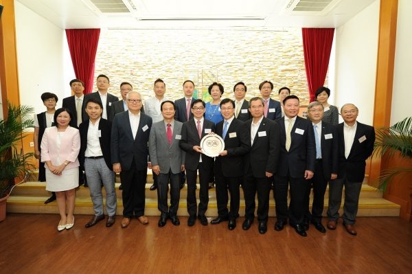 The visit enhances understanding between HKBU and The Chinese Manufacturers’ Association of Hong Kong