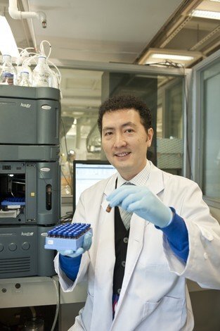 梁士賢博士研發新技術，可準確地檢測生物體內微量藥物的濃度。
