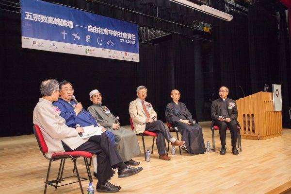五位讲者分享他们对社会责任的看法
