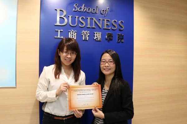 Dr Christy Cheung (left) and Ms Randy Wong are recognised with a Distinguished Paper Award for their co-authored paper at the international conference on e-tech