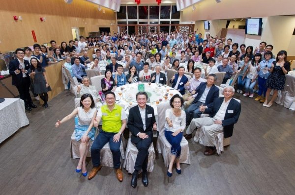 超过160位校友及教职员庆祝浸大创校60周年共聚