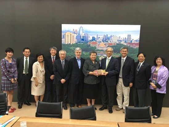 浸大代表團與泰國朱拉隆功大學相應部門的會議取得成效