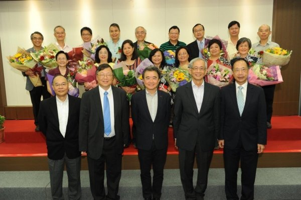 President, Vice-Presidents and host of the event show their sincere appreciation to the retiring colleagues