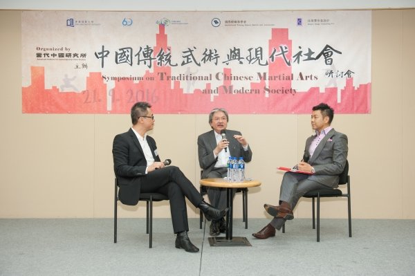 曾俊華先生（中）分享學習中國武術的經歷及感受