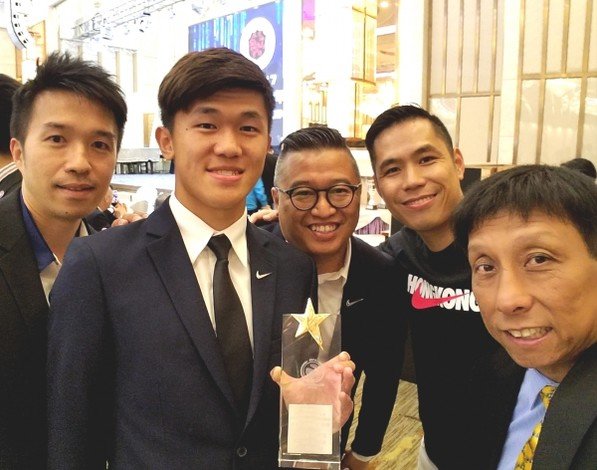 Mark Tan (second from left) wins the title of young player of the year