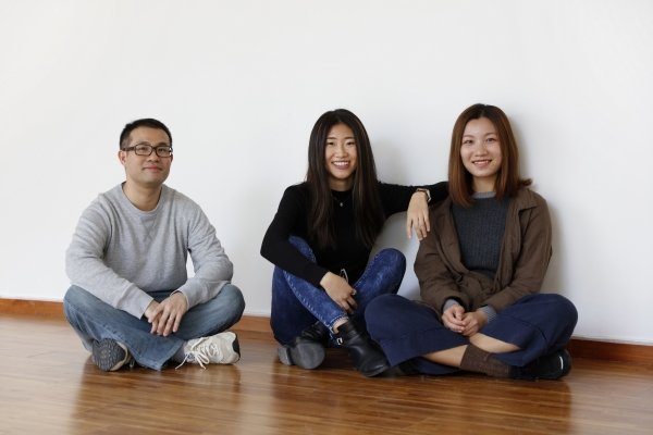 浸大视觉艺术院校友（左起）吴汉曦、洪澄欣和潘美义。