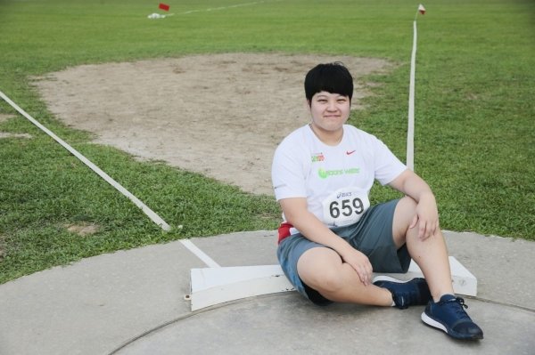 杜婉筠打破女子铅球香港纪录