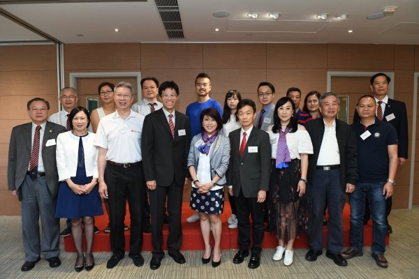 一眾大學管理人員歡迎香港中小型企業聯合會代表團到訪