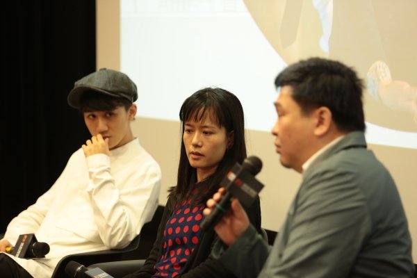 （左起）吴肇轩先生、谭惠贞女士及林健雄先生在大师班暨揭幕礼上分享及讨论电影梦