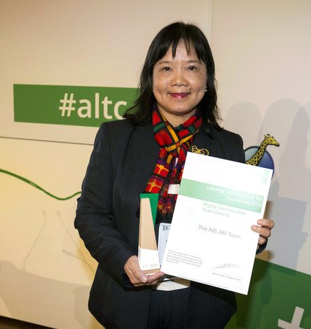 Professor Cheung Siu-yin, a member of the AIE-AR team from the Department of Sport and Physical Education, represented the team and received the Highly Commended Team Award at the ALT Learning Technologist of the Year Awards 2019.