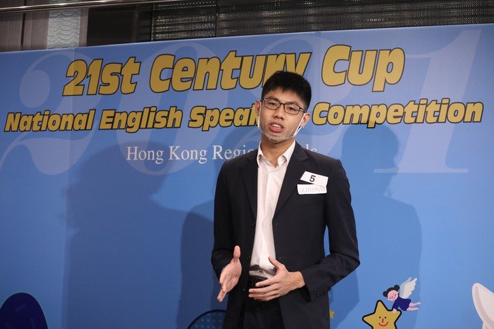 英文系學生揚威公開演講比賽