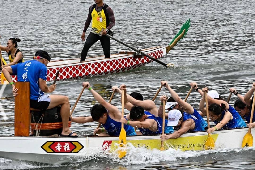 The HKBU Dragon Boat team wins the championship after snatches the first place in three consecutive races.