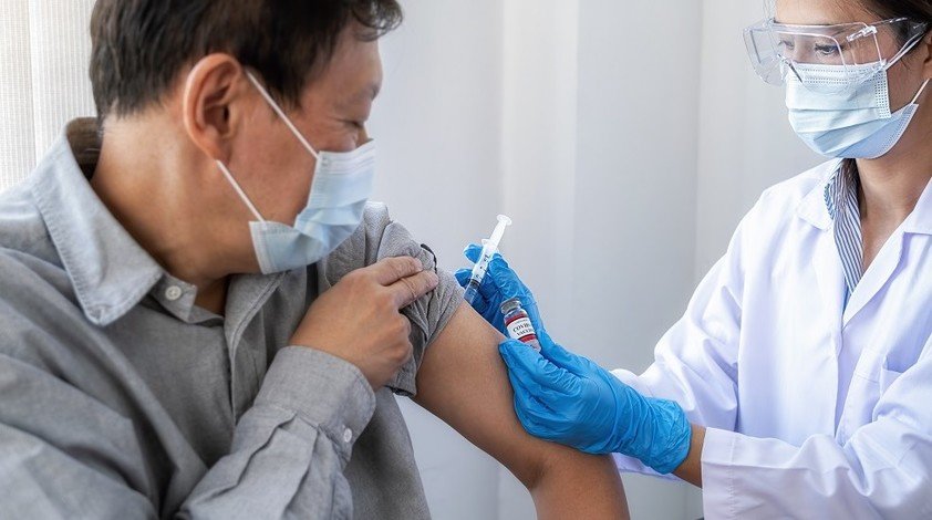 HKBU scholars have conducted a series of research studies to identify and address issues that can help decision-makers develop and refine public health communication strategies.