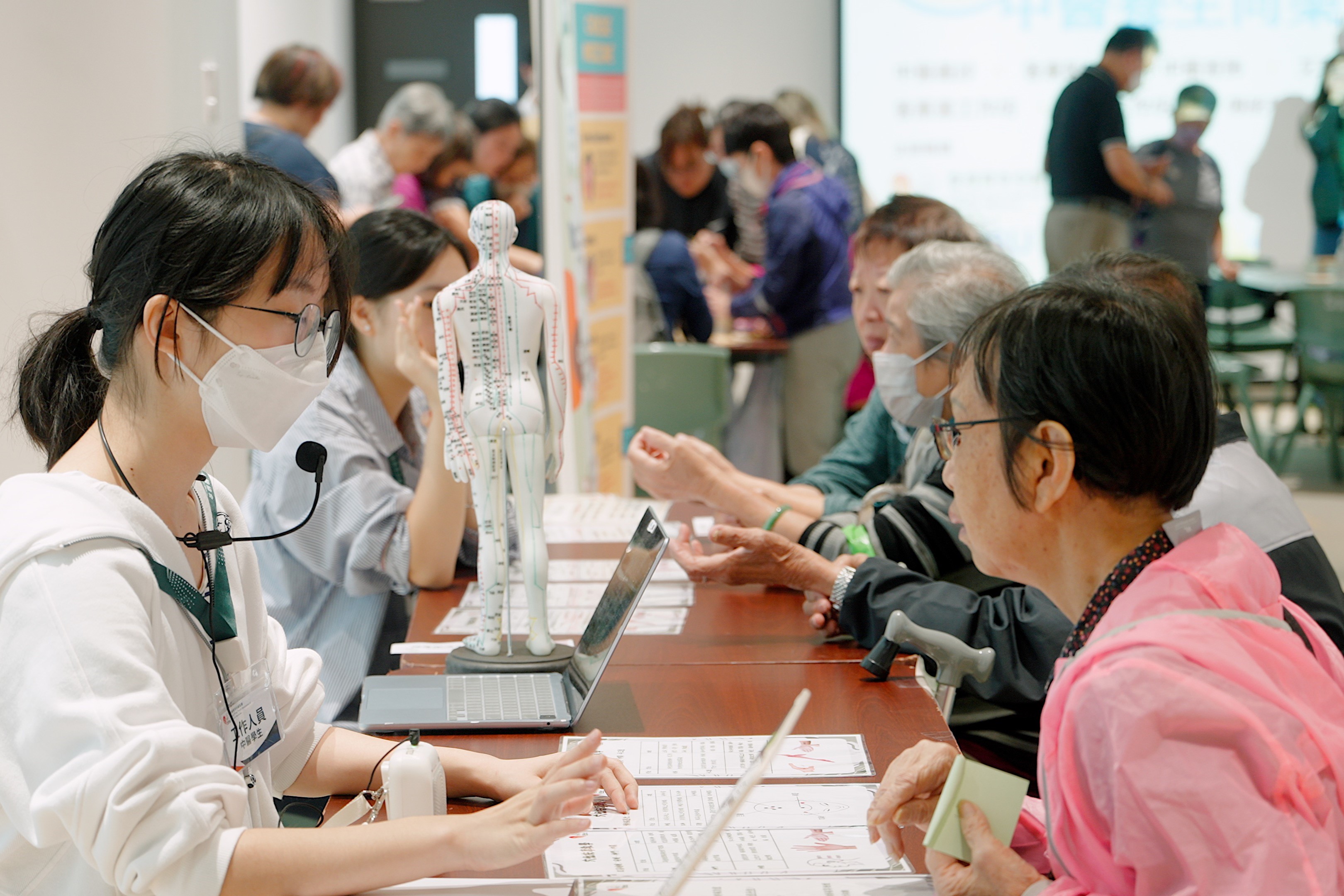 HKBU students enhance seniors’ homes and foster positive ageing  