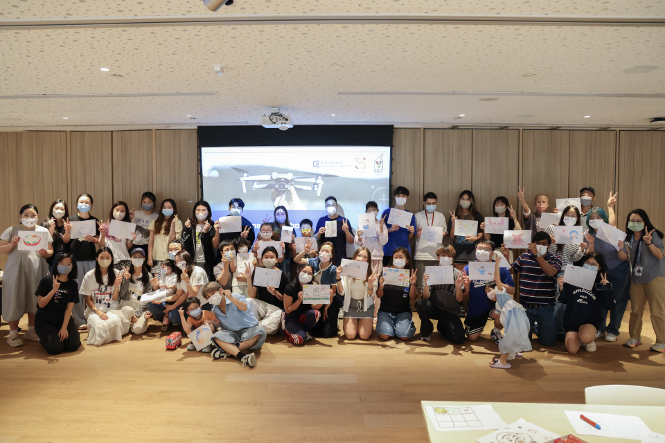 HKBU students and the participating children joined co-creation sessions to explore innovative ways to blend creativity with technology.