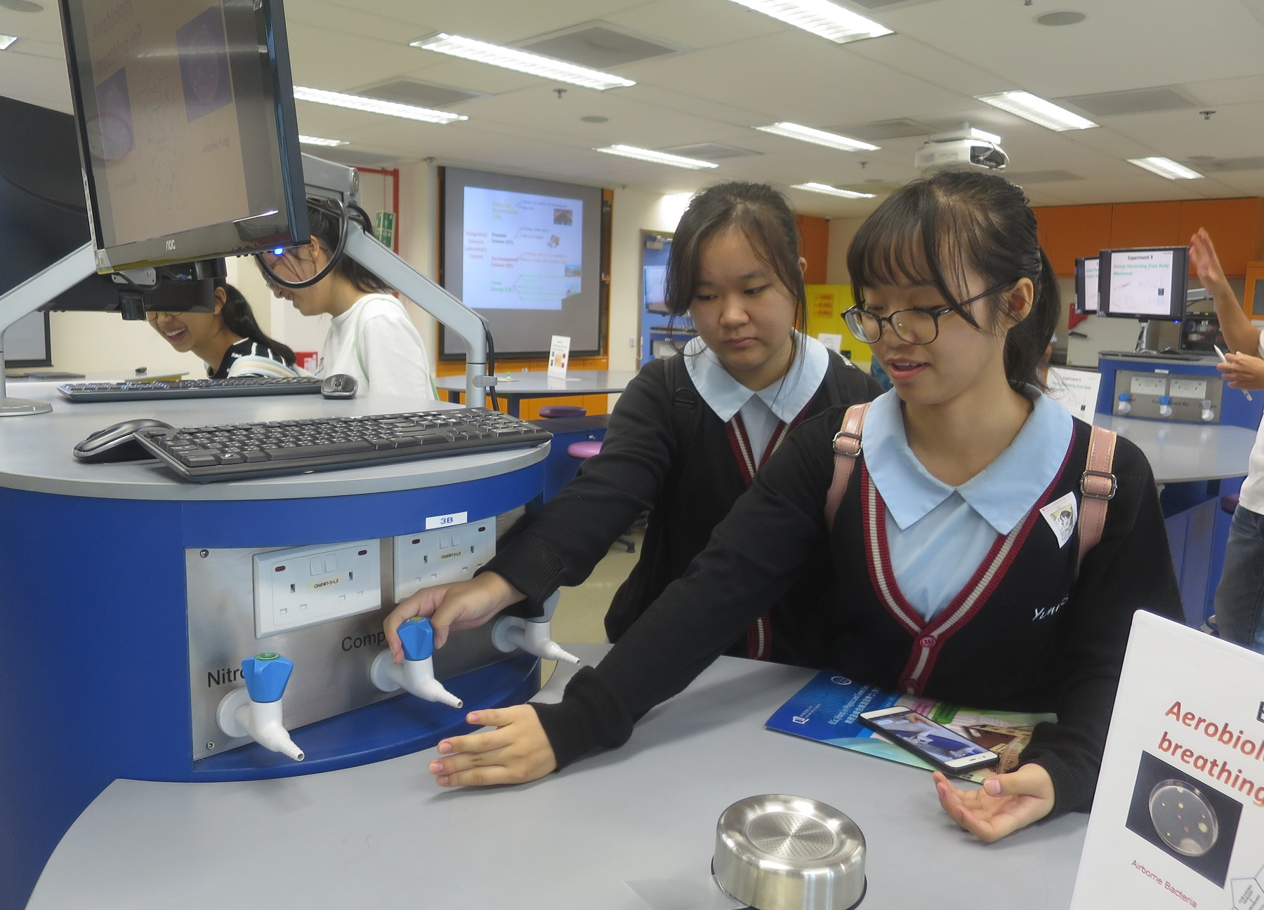 HKBU Information Day attracts 25,000 visitors to experience vibrant