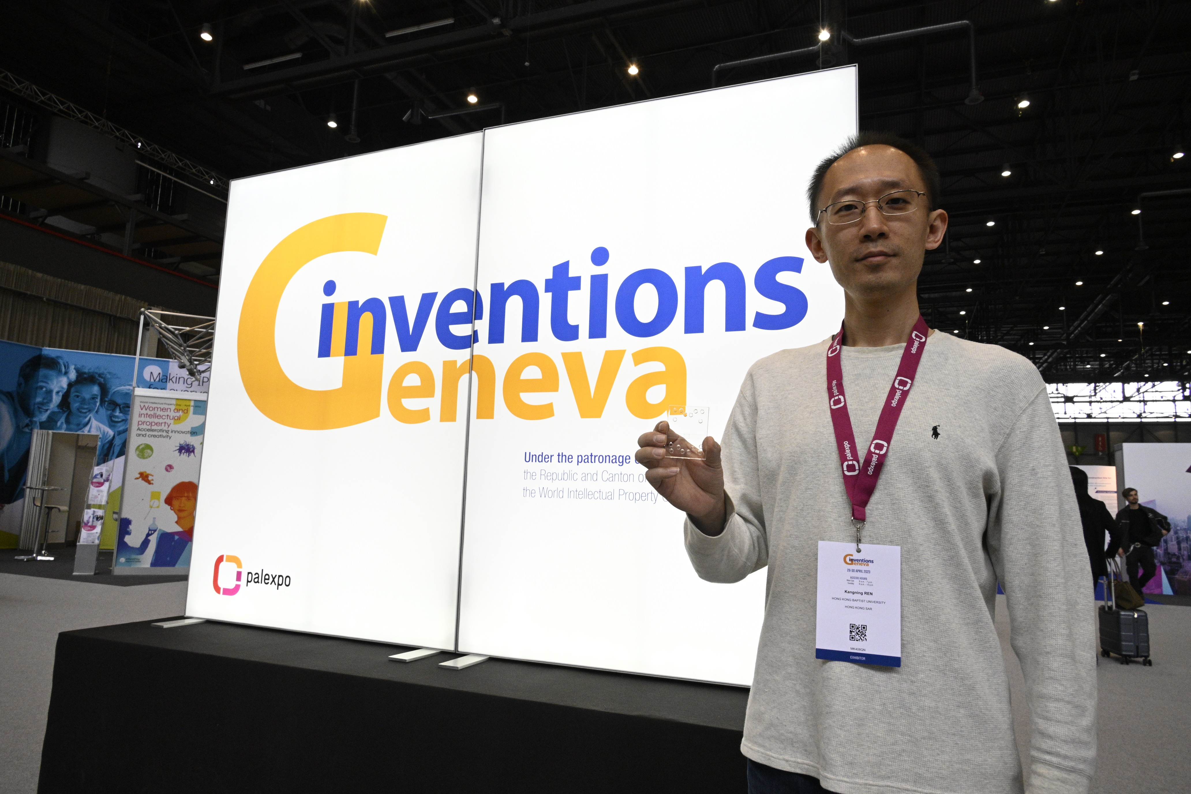 Dr Ren Kangning’s “A rapid and sample-to-answer AST microfluidic system applicable in resource-limited conditions” project won a Gold Medal at the Geneva International Exhibition of Inventions.