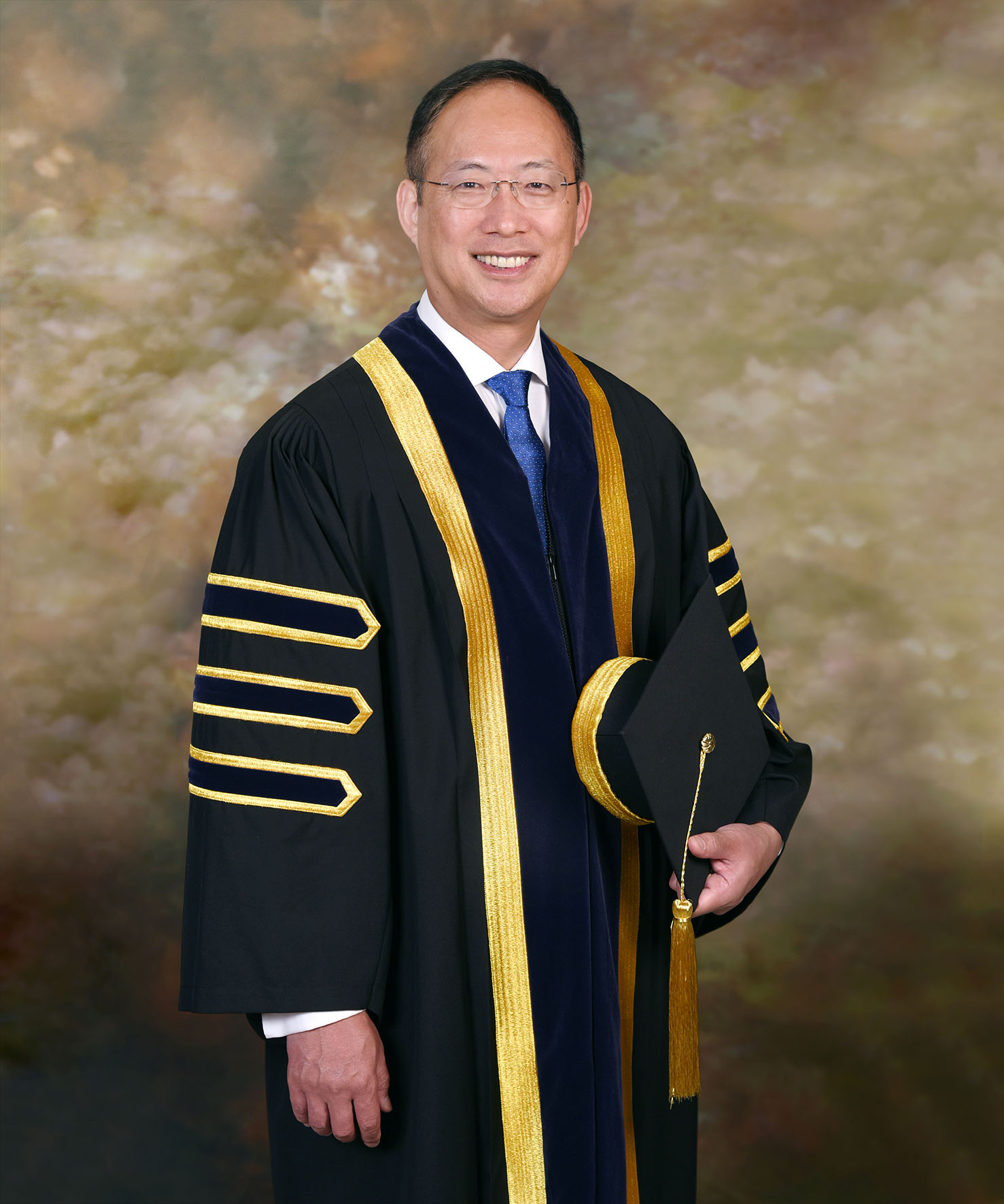 衞炳江教授